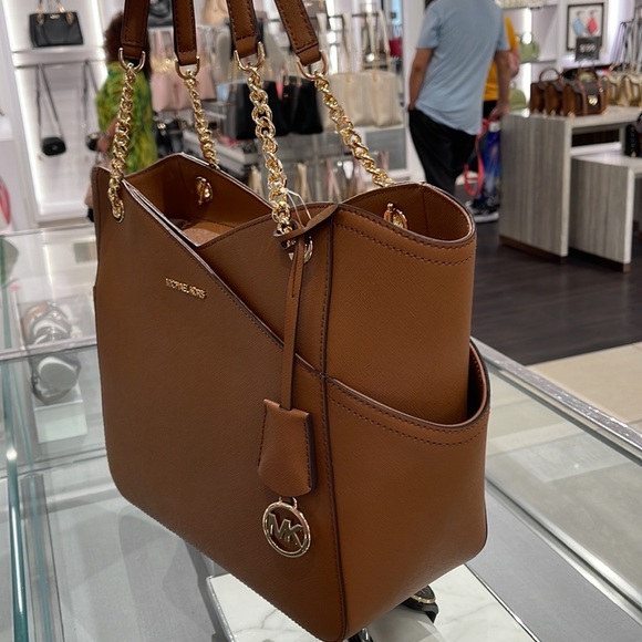 Michael Kors Jet Set Travel Large Chained Tote Shoulder Bag MK Luggage 
NWT - Picture 15 of 16